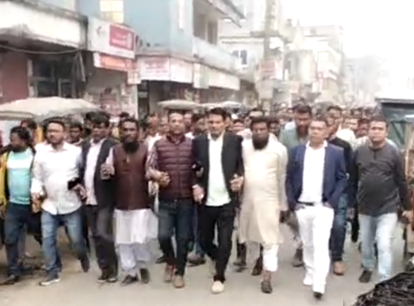 আ. লীগের সন্ত্রাস-নৈরাজ্যের প্রতিবাদে গফরগাঁওয়ে বিএনপির বিক্ষোভ-মিছিল